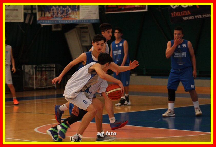 170407 basketU16 127_tn.jpg